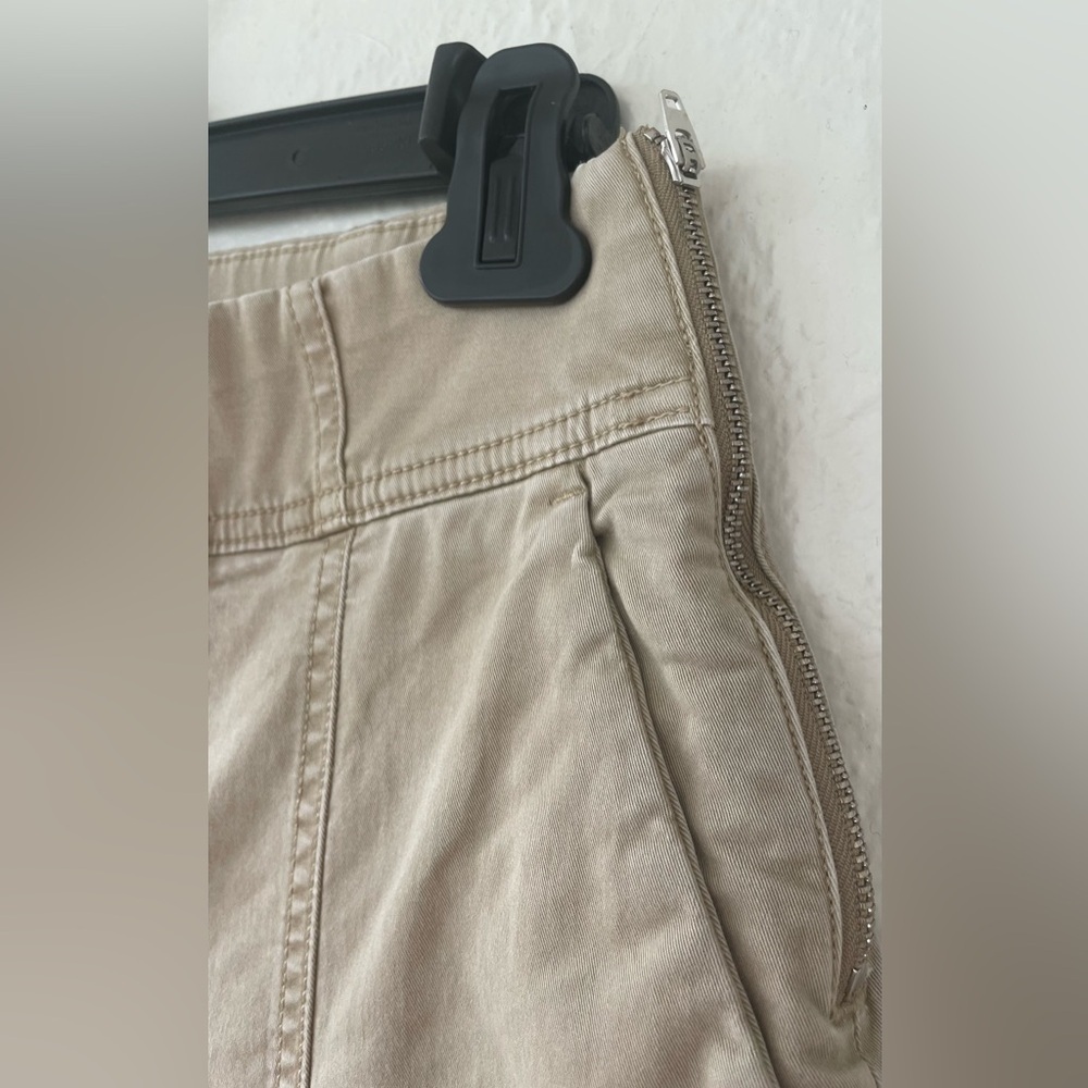 Gap high rise lace up wide leg khaki ankle pants, side zip; size 2P - Picture 5 of 7
